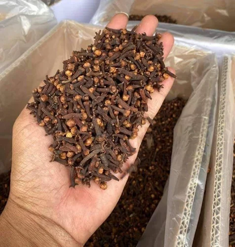 Cloves packaging